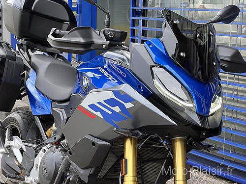 BMW F900XR Motorradvermietung Frankreich